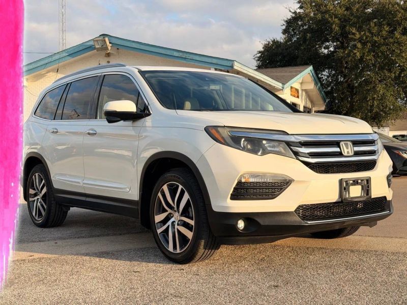 2016 Honda Pilot Touring's photo