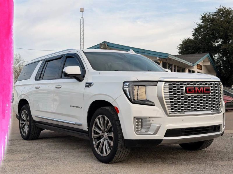 2021 GMC Yukon Denali's photo